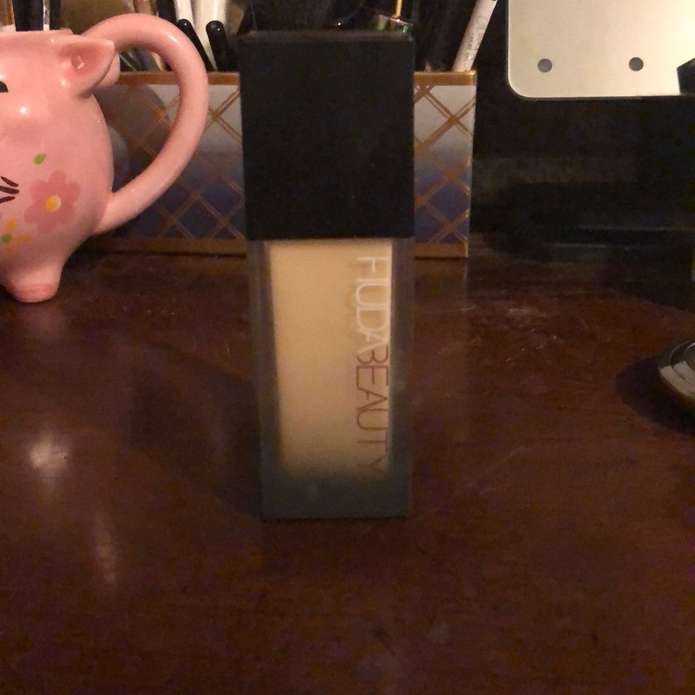 Huda Beauty Foundation- Shade Milkshake
